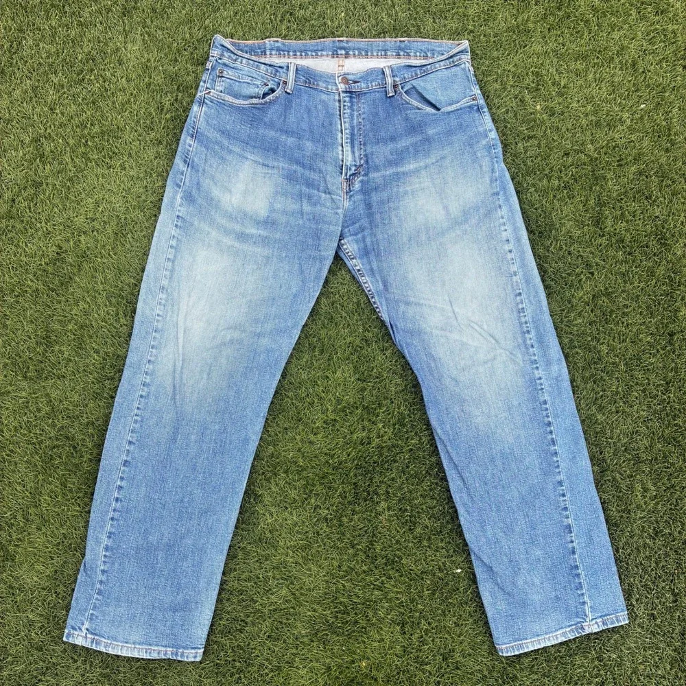 Levis 505 Regular Fit Jeans Mens 39x32 Medium Wash Blue Straight Leg Denim